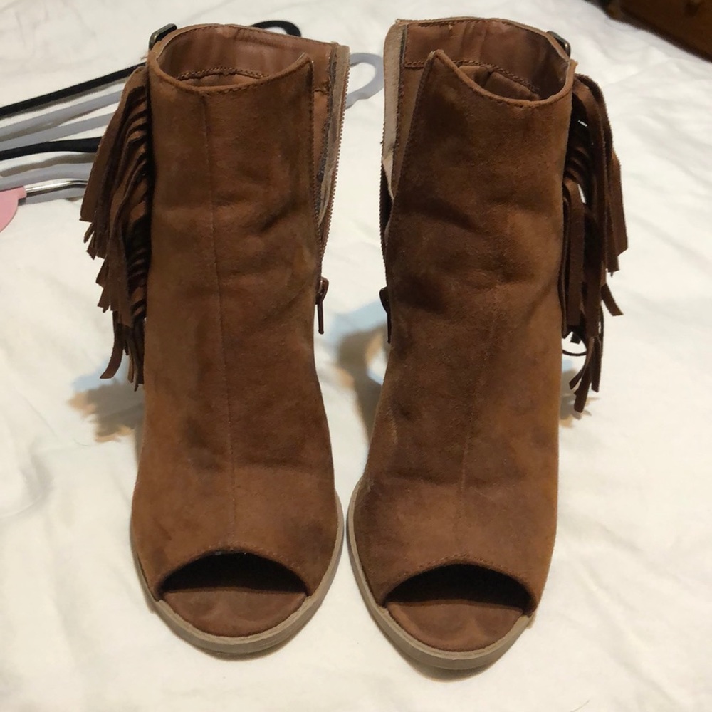 Heel boots - Picture 2 of 3